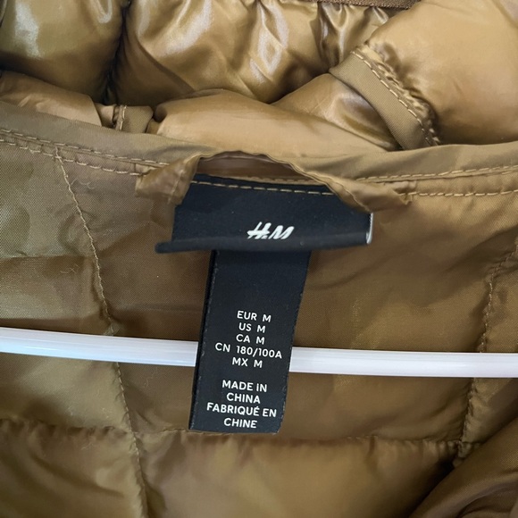 H&M Men's Metallic Gold Puffer Jacket - Picture 5 of 5